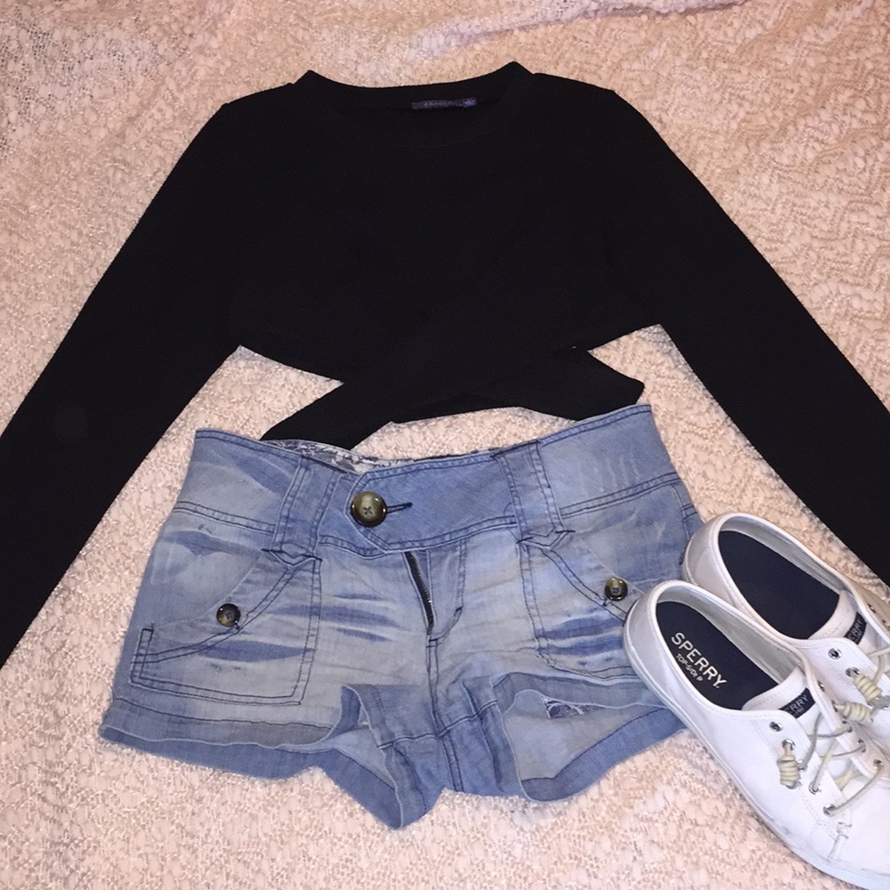 Black crop top